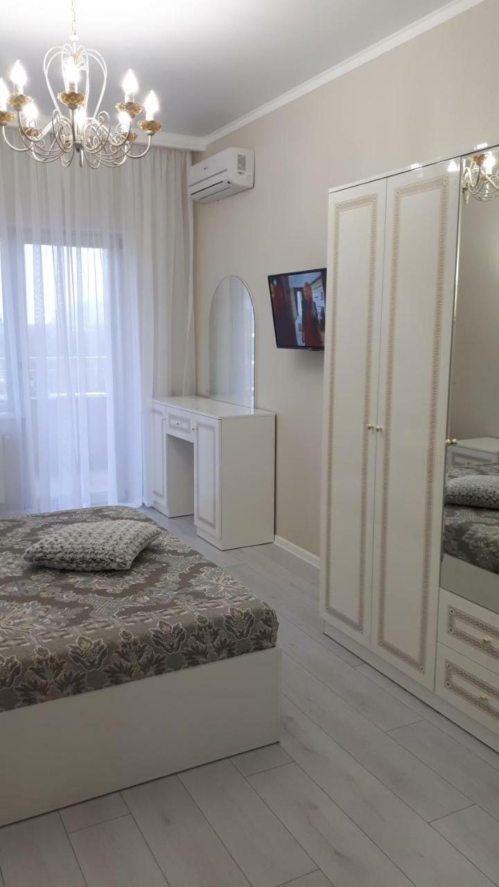 White Lily Appartement Odessa Buitenkant foto